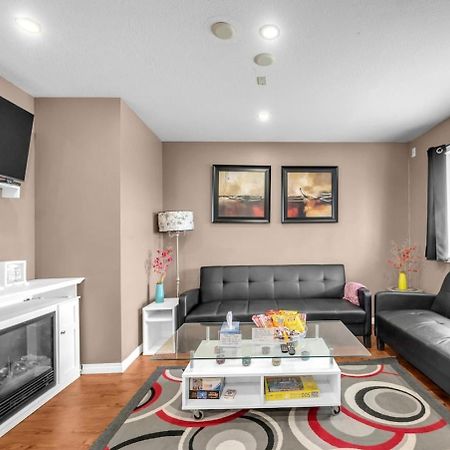 52-3 Bed Suite On Lake Central Ac By Airport Calgary Zewnętrze zdjęcie