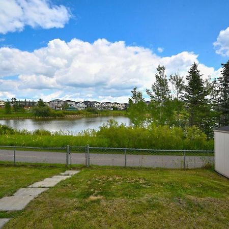 52-3 Bed Suite On Lake Central Ac By Airport Calgary Zewnętrze zdjęcie