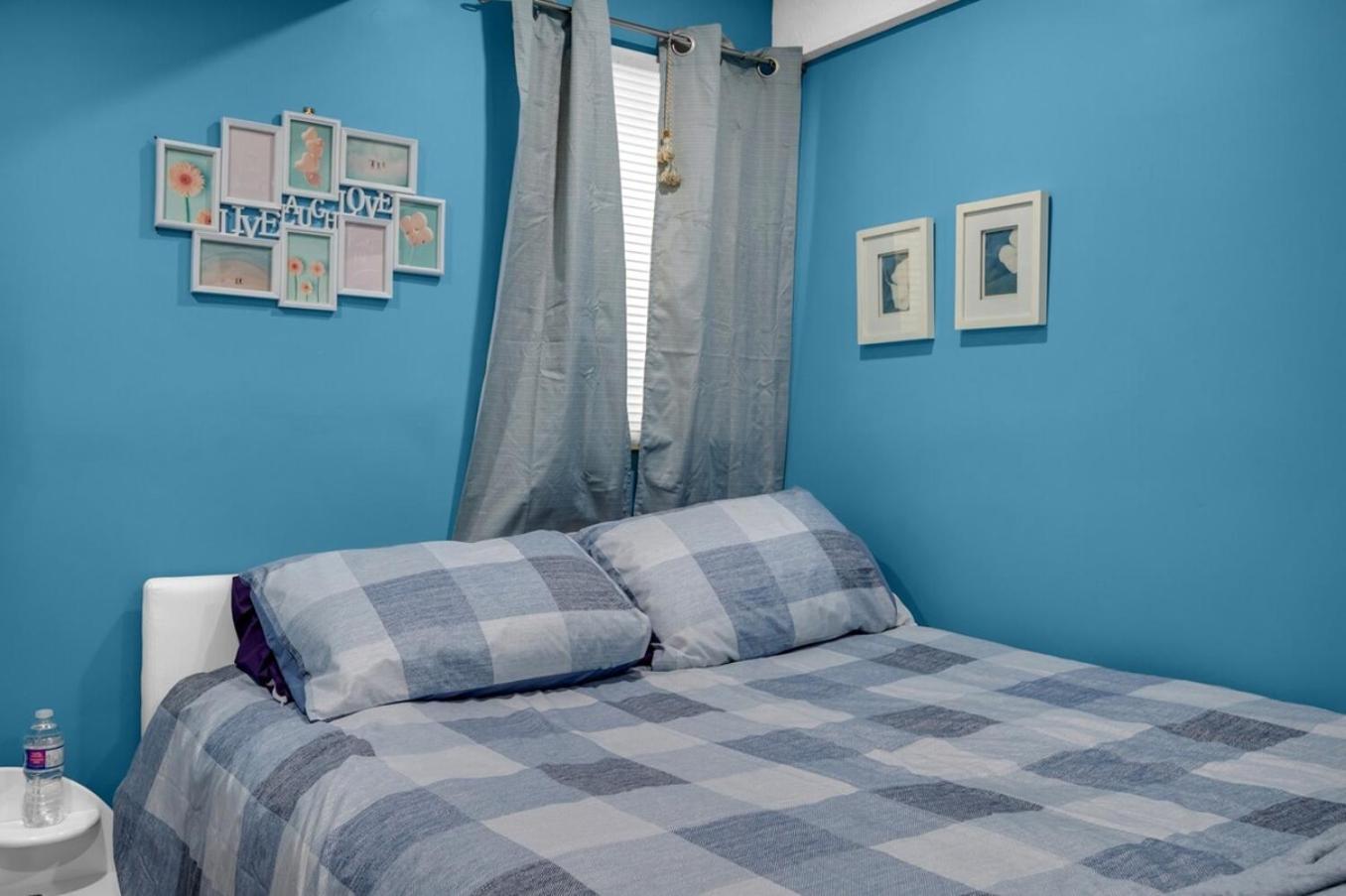 52-3 Bed Suite On Lake Central Ac By Airport Calgary Zewnętrze zdjęcie