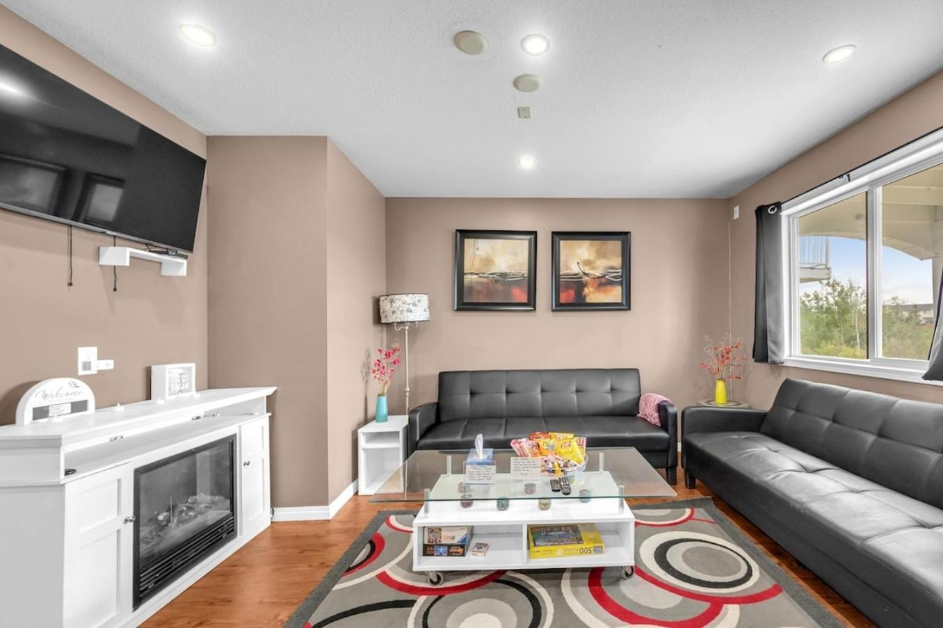 52-3 Bed Suite On Lake Central Ac By Airport Calgary Zewnętrze zdjęcie