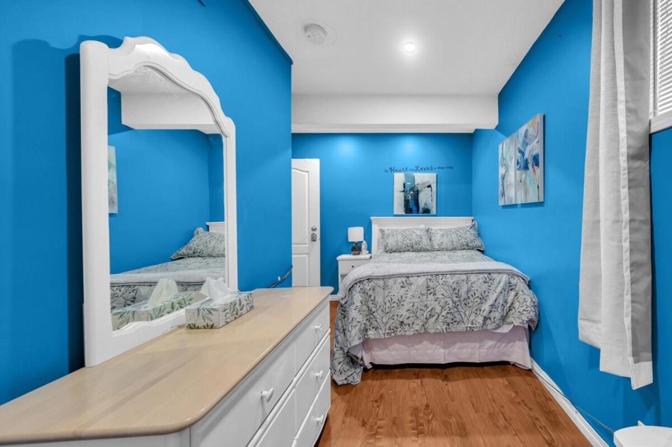 52-3 Bed Suite On Lake Central Ac By Airport Calgary Zewnętrze zdjęcie